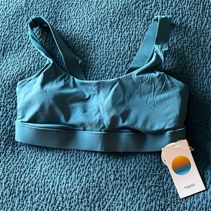 Vuori athletic bra, size M, color Dark Luna